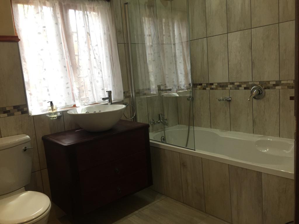 Rozenhof Guest Cottages George Esterno foto